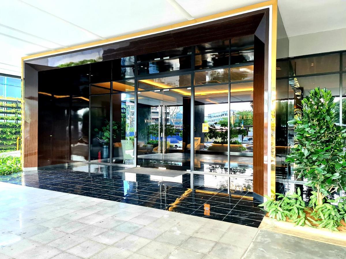 Beacon Executive Premium Suite George Town Exteriér fotografie
