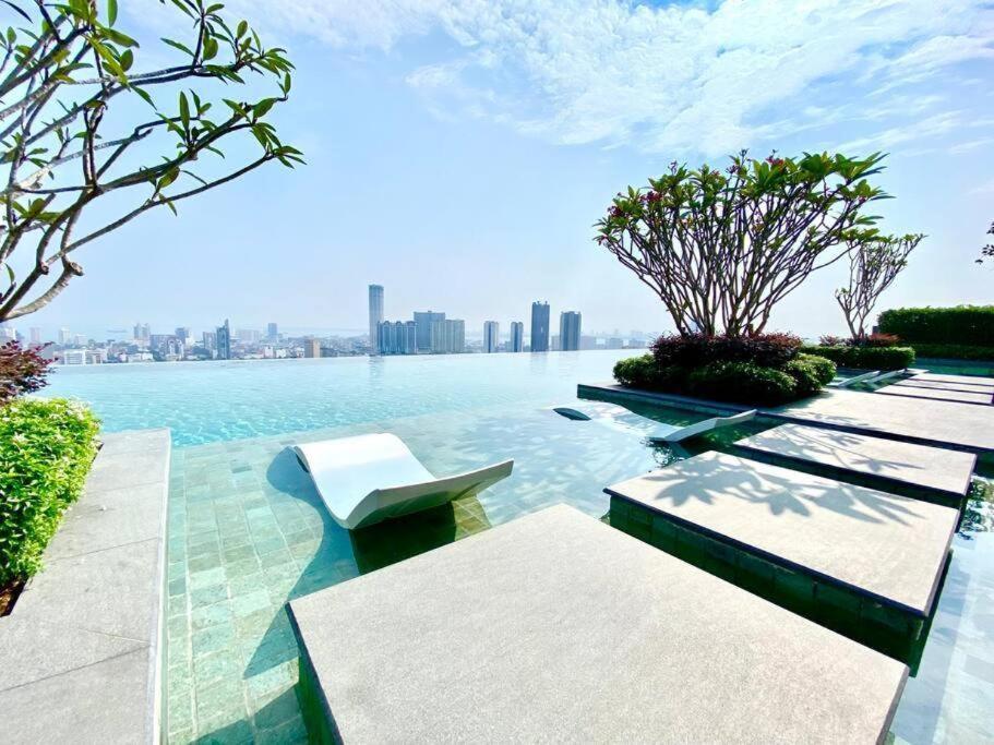 Beacon Executive Premium Suite George Town Exteriér fotografie